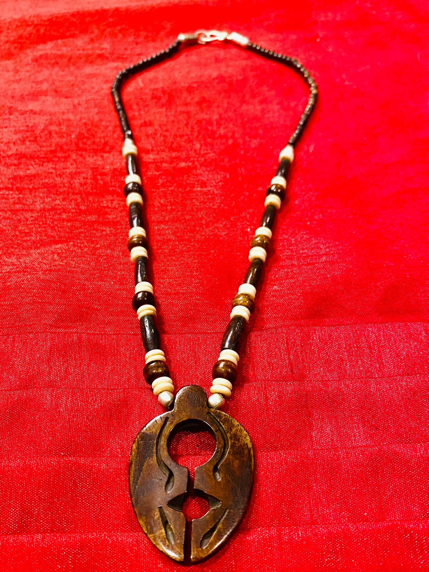 DARK IVORY WITH FANCY PENDANT 9 in. / SB027