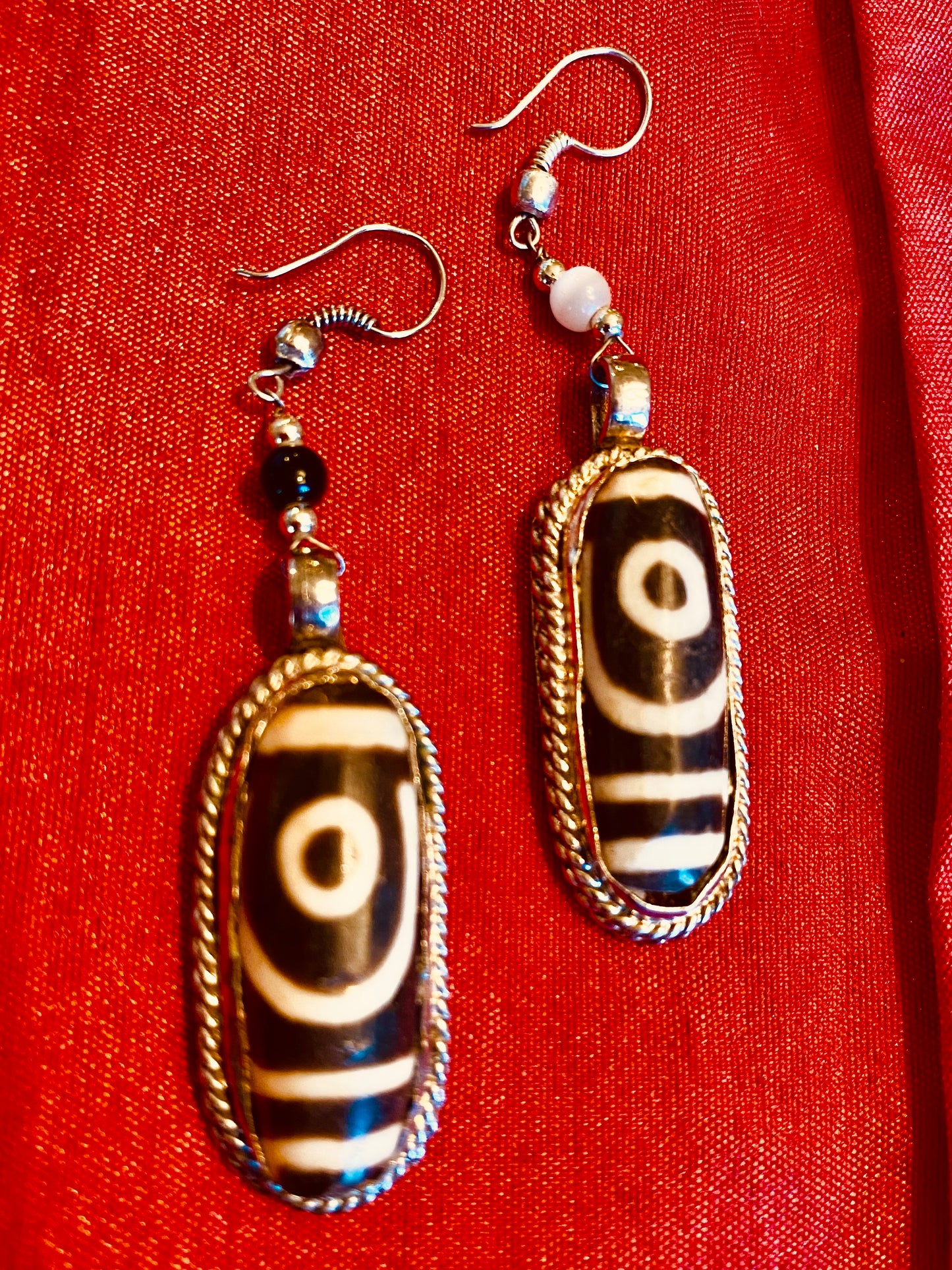 EGYPTIAN BONE IN SILVER EARRINGS 1.5" / SB037