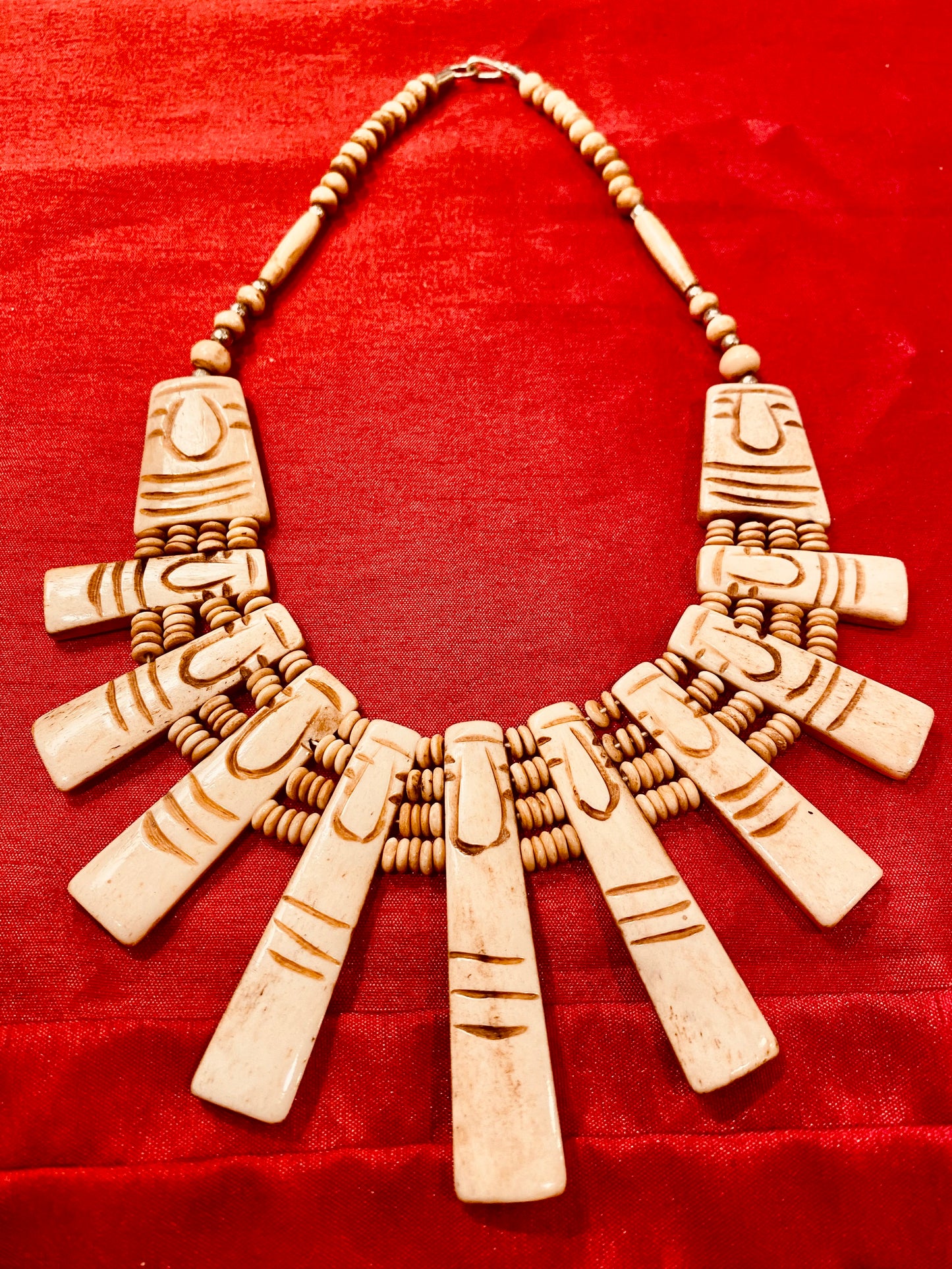 EGYPTIAN IVORY CREAM COLORED OBLONG PENDANT NECKLACE 11 in. / SB020