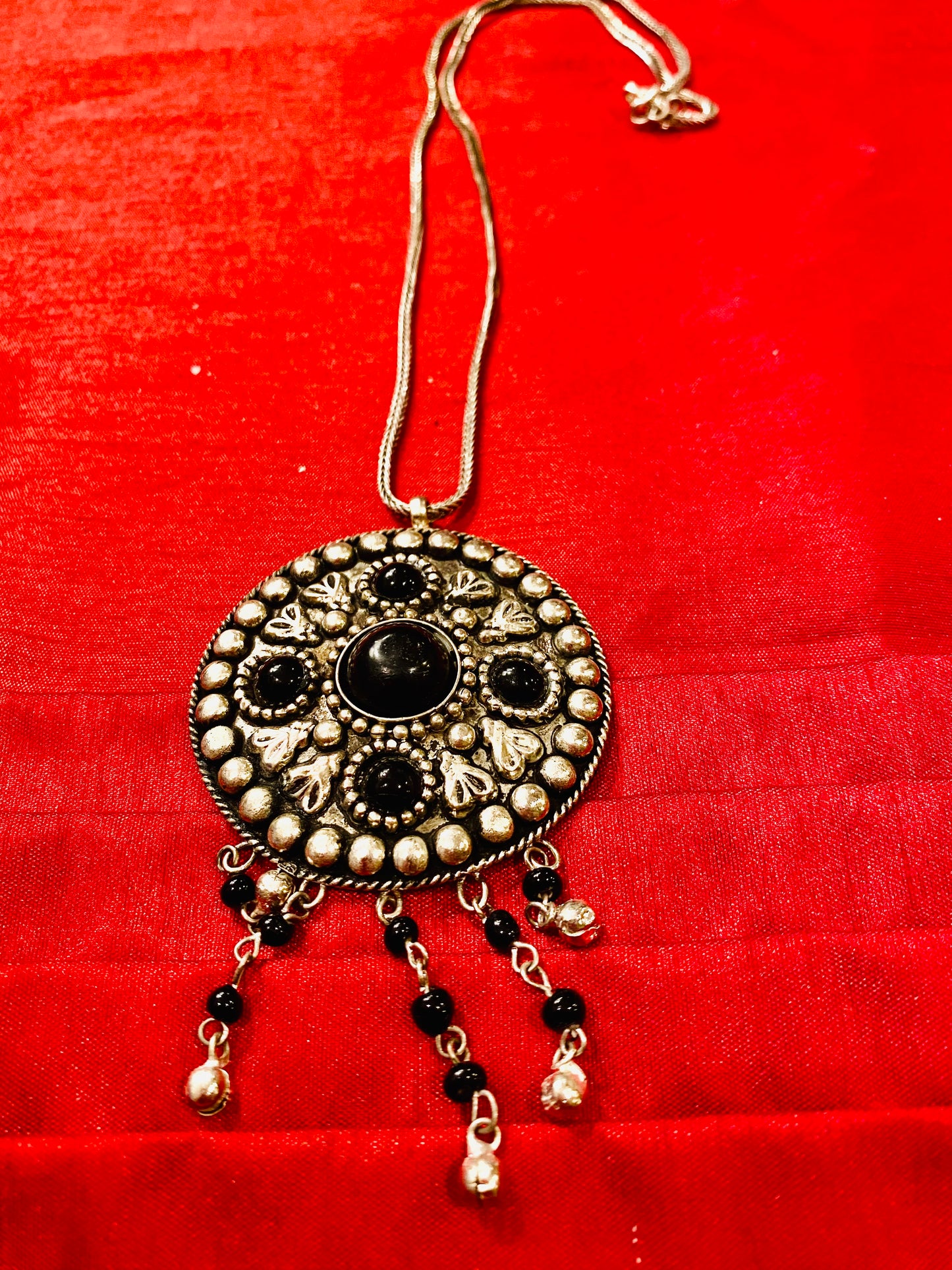 SILVER PENDANT NECKLACE WITH BLACK STONES 14 in./ SB016