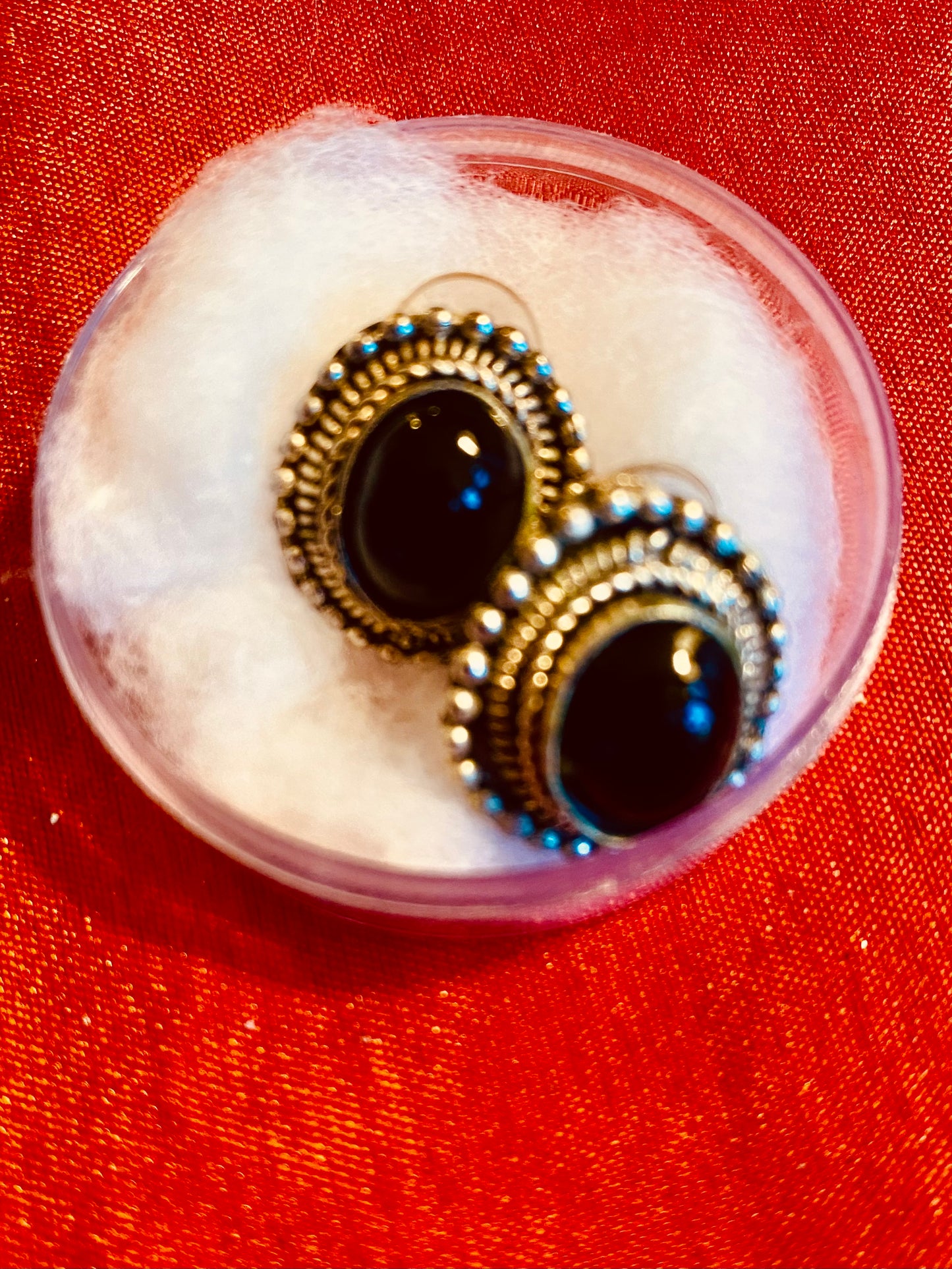 SILVER WITH BLACK ONYX STONE STUDS APPROX. .5" DIAMETER/ SB062