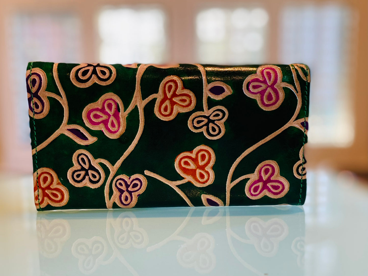 LEATHER WALLET GREEN BACKGROUND WITH FLOWERS