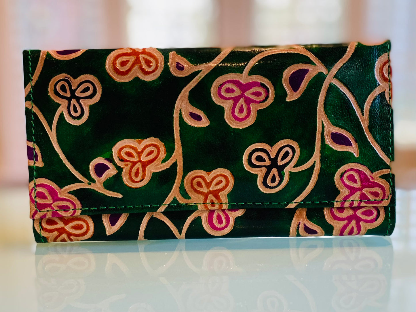 LEATHER WALLET GREEN BACKGROUND WITH FLOWERS