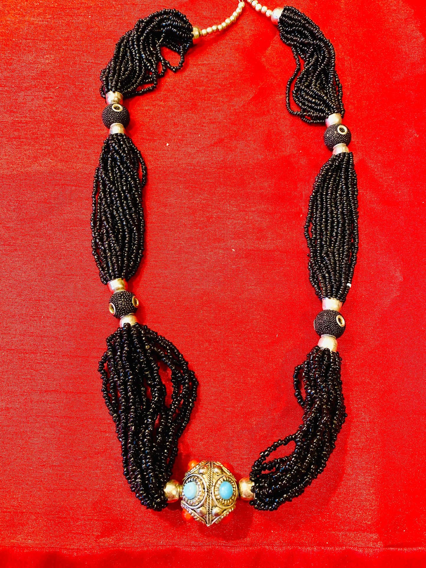 BLACK BEADED NECKLACE WITH SILVER BEADED BALL 14 in./ SB010