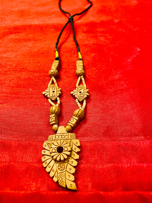 SANDALWOOD NECKLACE WITH BLACK DRAWSTRING 16 in. / SB018