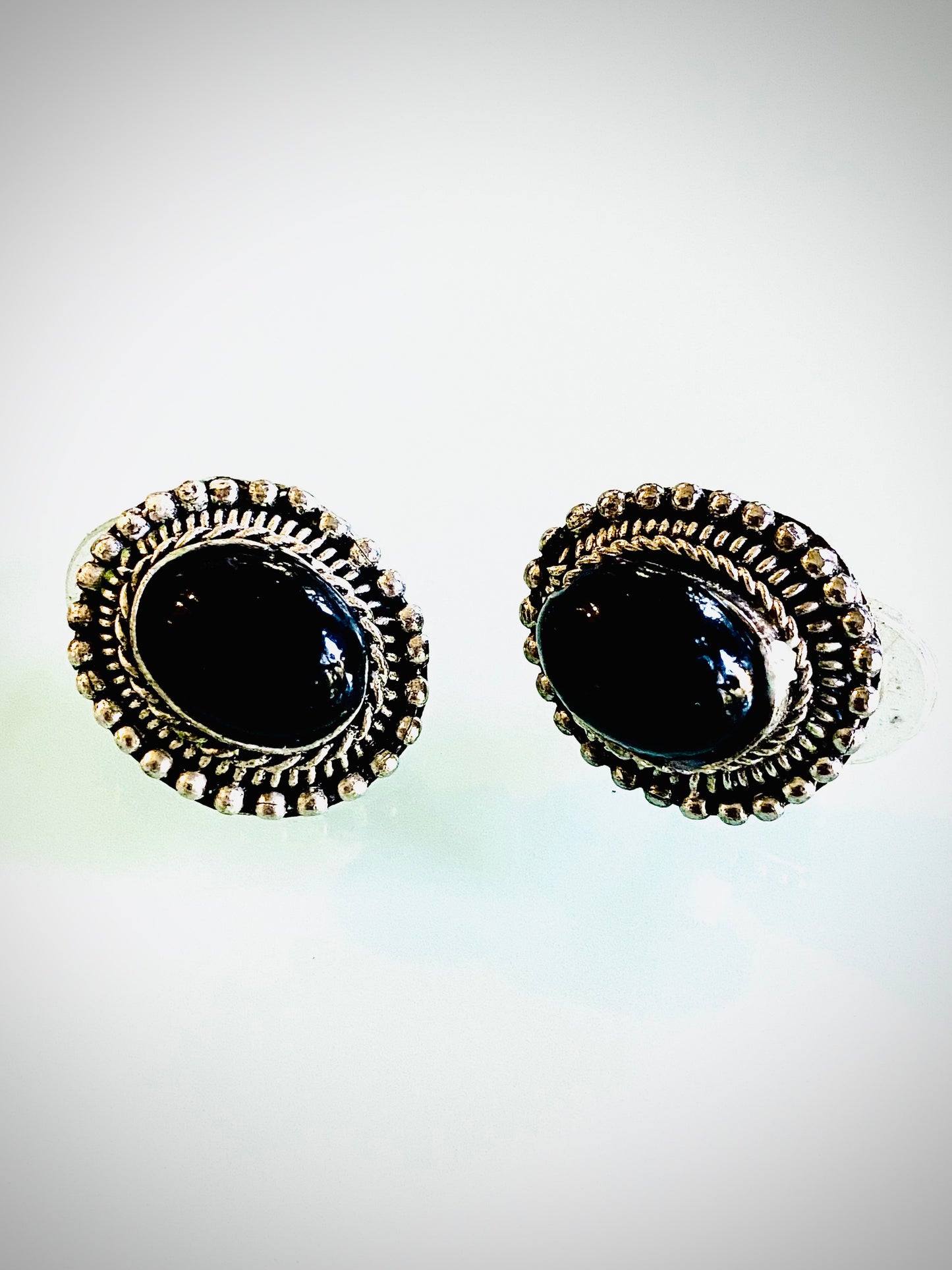 SILVER WITH BLACK ONYX STONE STUDS APPROX. .5" DIAMETER/ SB062